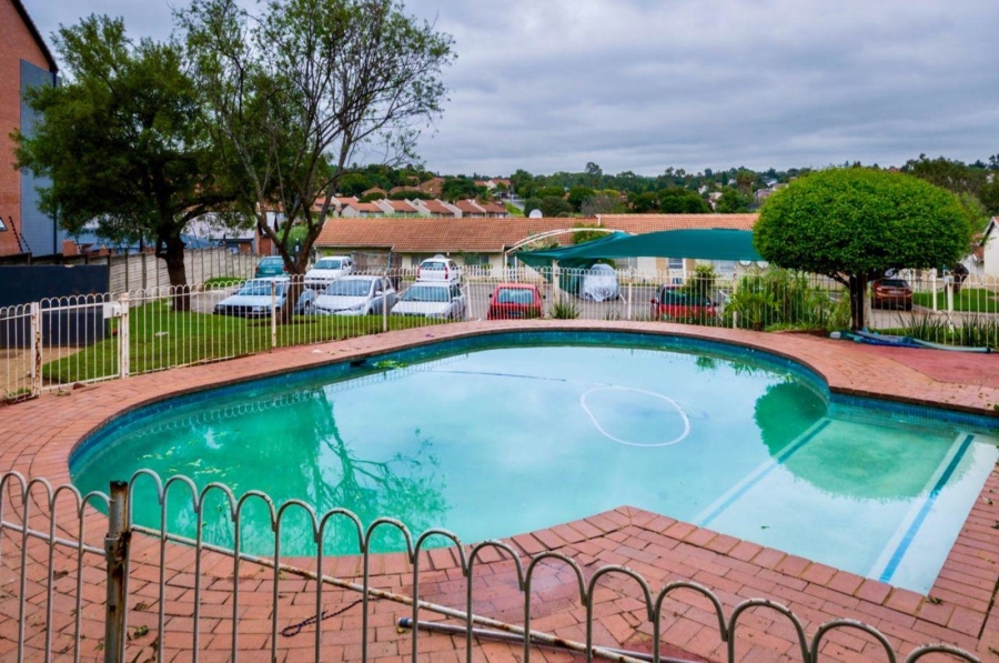 2 Bedroom Property for Sale in Rembrandt Park Gauteng