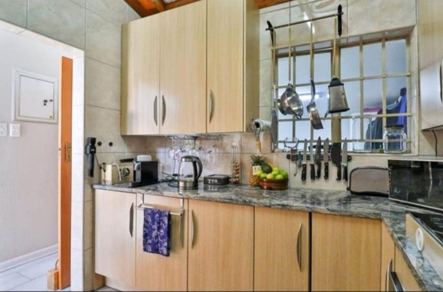 2 Bedroom Property for Sale in Bonaero Park Gauteng
