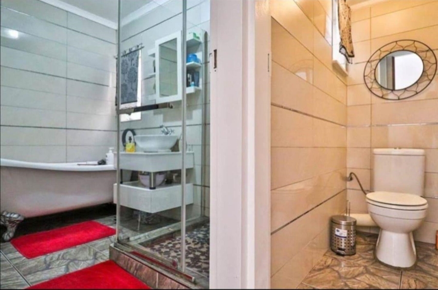 2 Bedroom Property for Sale in Bonaero Park Gauteng