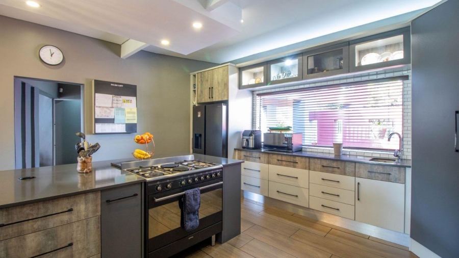 4 Bedroom Property for Sale in Aston Manor Gauteng