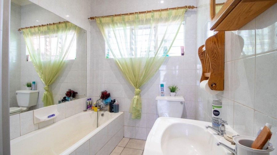 4 Bedroom Property for Sale in Aston Manor Gauteng