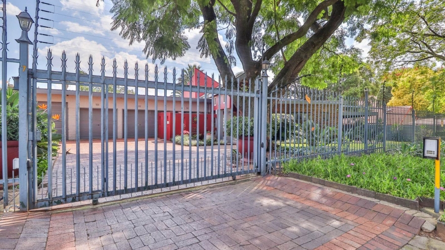 4 Bedroom Property for Sale in Aston Manor Gauteng