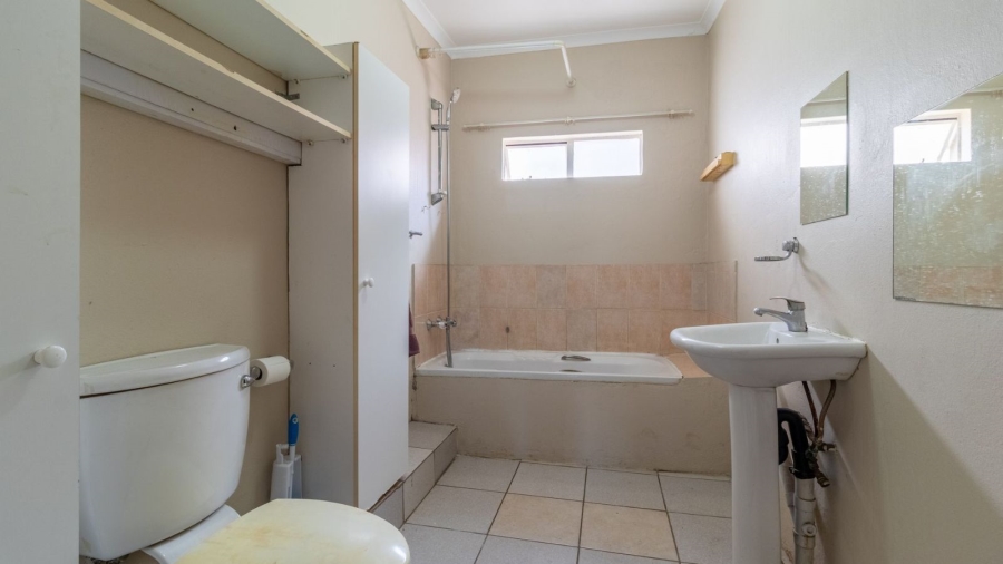 5 Bedroom Property for Sale in Orange Grove Gauteng