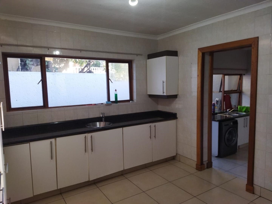 5 Bedroom Property for Sale in Dowerglen Ext 5 Gauteng