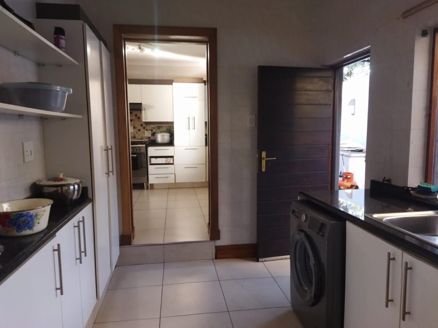5 Bedroom Property for Sale in Dowerglen Ext 5 Gauteng