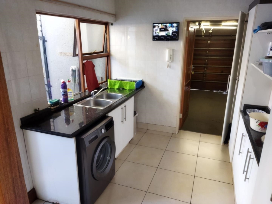 5 Bedroom Property for Sale in Dowerglen Ext 5 Gauteng