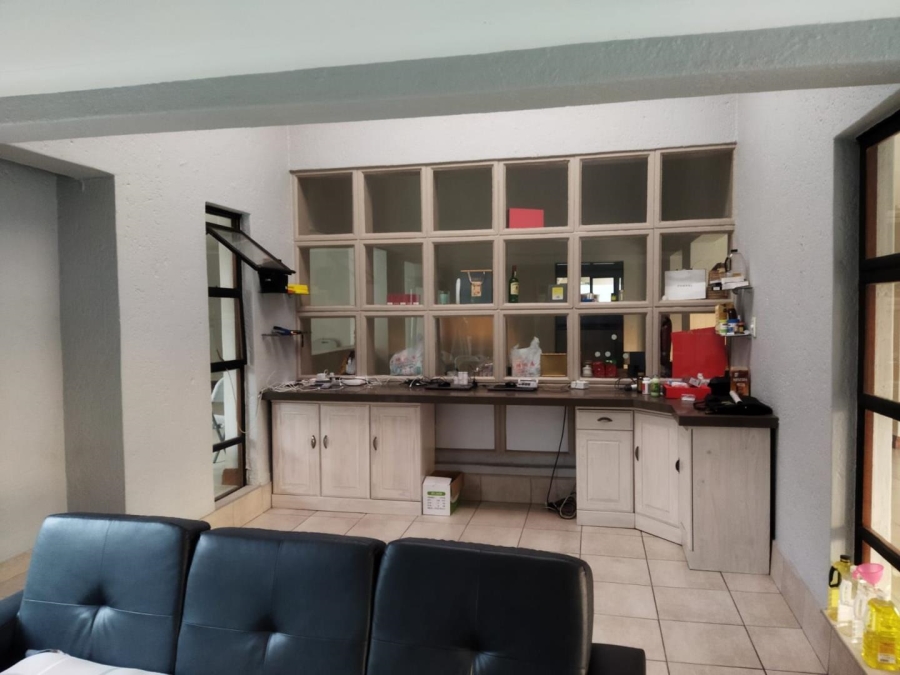 5 Bedroom Property for Sale in Dowerglen Ext 5 Gauteng