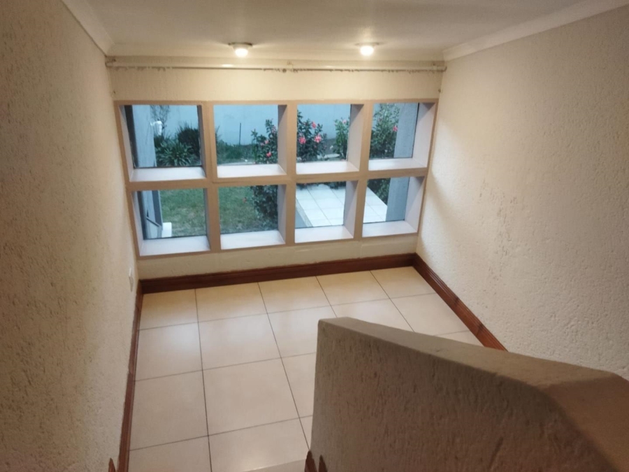 5 Bedroom Property for Sale in Dowerglen Ext 5 Gauteng