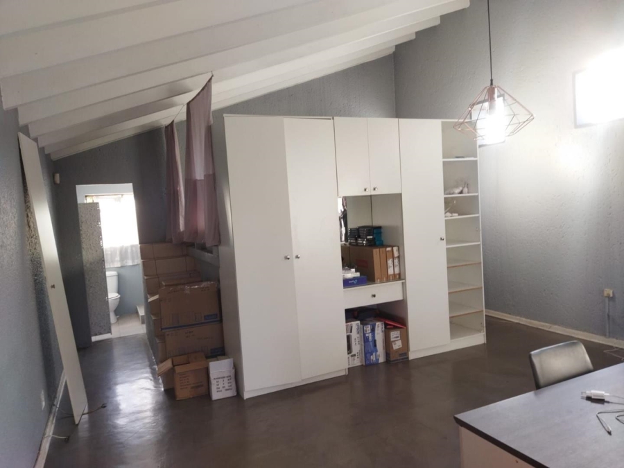 5 Bedroom Property for Sale in Dowerglen Ext 5 Gauteng