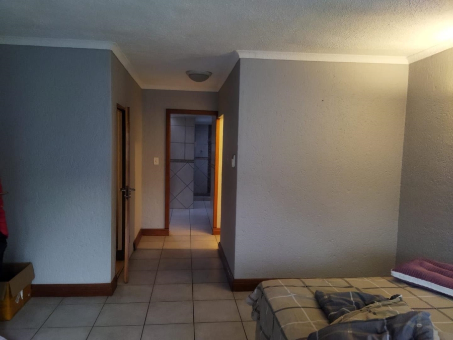 5 Bedroom Property for Sale in Dowerglen Ext 5 Gauteng