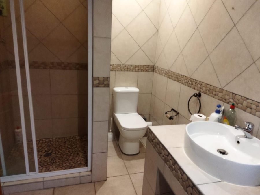 5 Bedroom Property for Sale in Dowerglen Ext 5 Gauteng