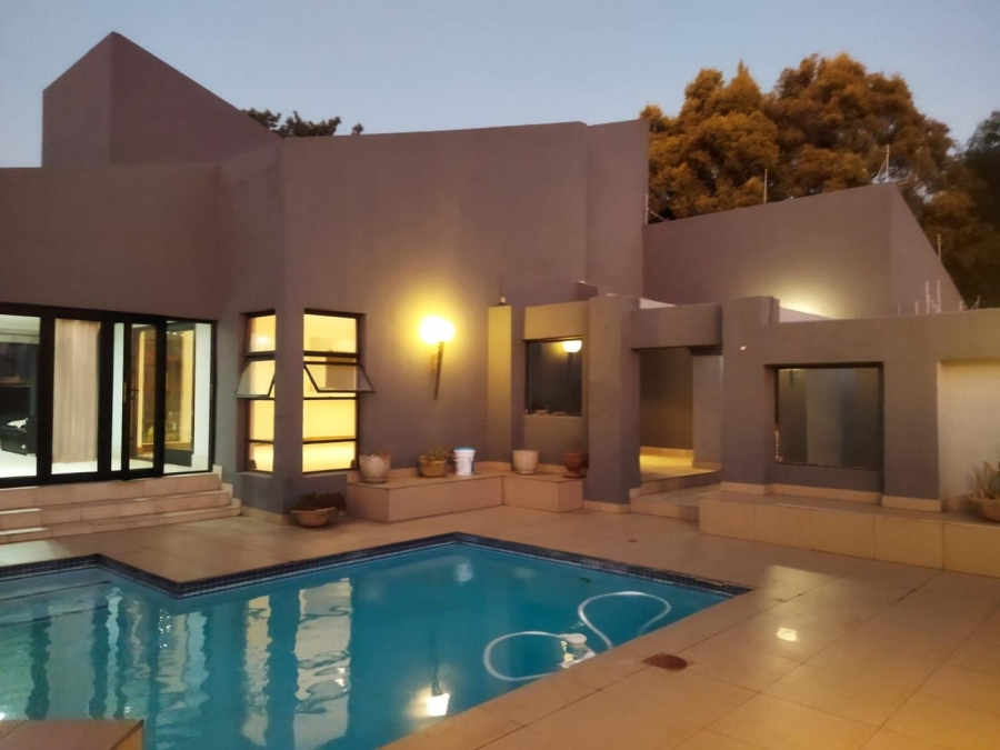 5 Bedroom Property for Sale in Dowerglen Ext 5 Gauteng