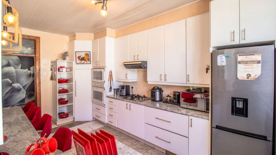 5 Bedroom Property for Sale in Orange Grove Gauteng