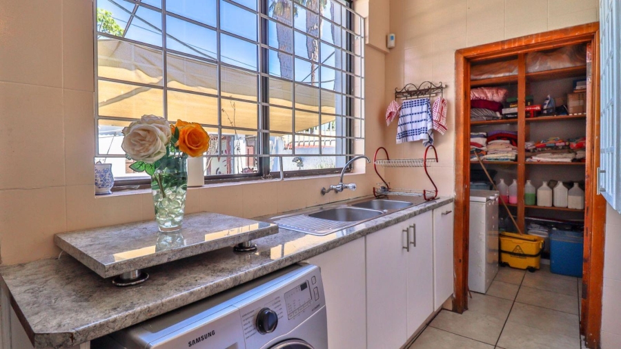 5 Bedroom Property for Sale in Orange Grove Gauteng