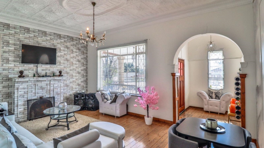 5 Bedroom Property for Sale in Orange Grove Gauteng