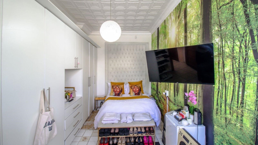 5 Bedroom Property for Sale in Orange Grove Gauteng