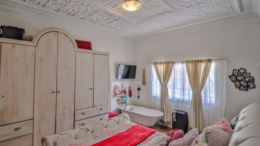 5 Bedroom Property for Sale in Orange Grove Gauteng