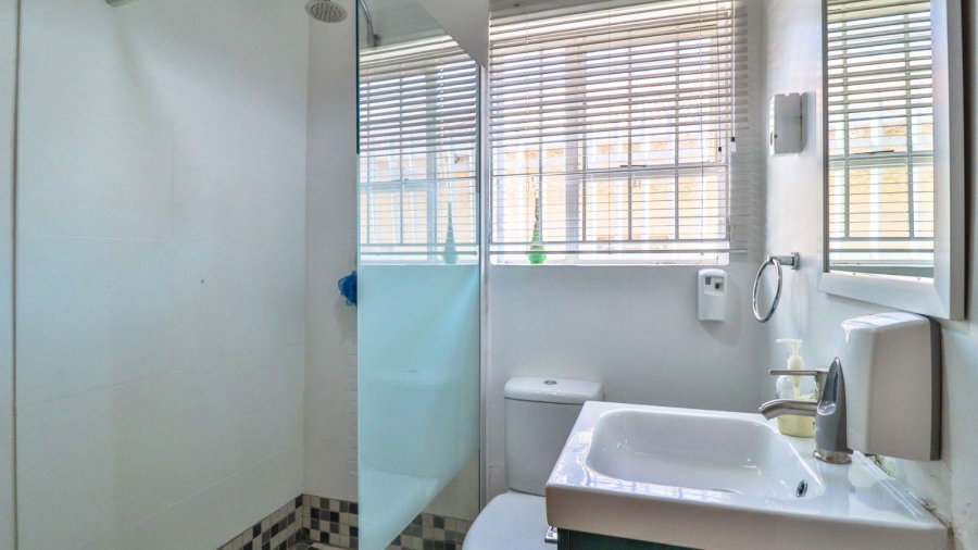 5 Bedroom Property for Sale in Orange Grove Gauteng