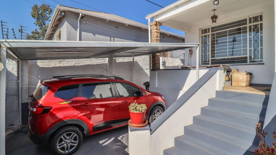 5 Bedroom Property for Sale in Orange Grove Gauteng