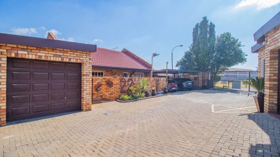 2 Bedroom Property for Sale in Croydon Gauteng