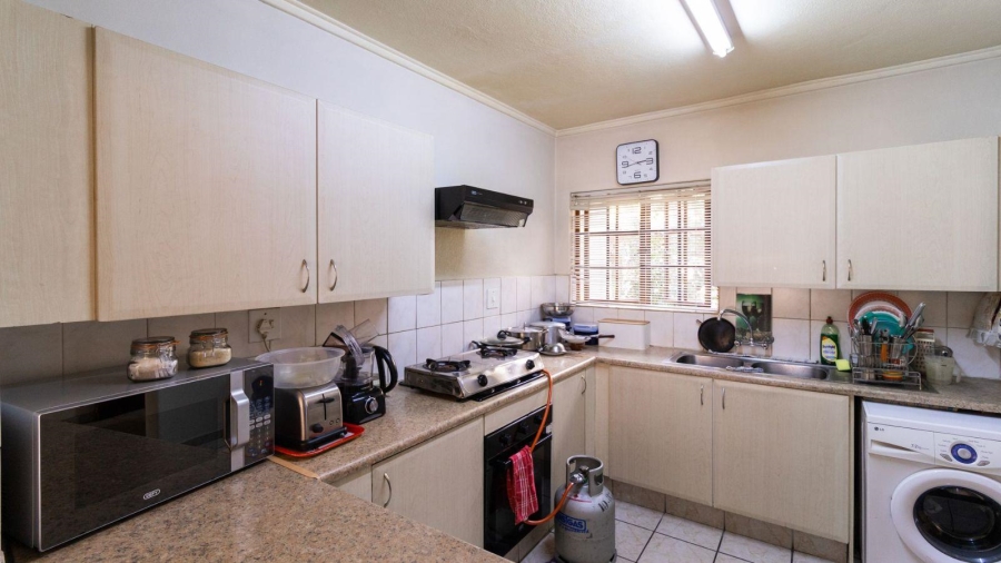 2 Bedroom Property for Sale in Atholl Gauteng