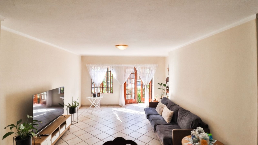 2 Bedroom Property for Sale in Atholl Gauteng