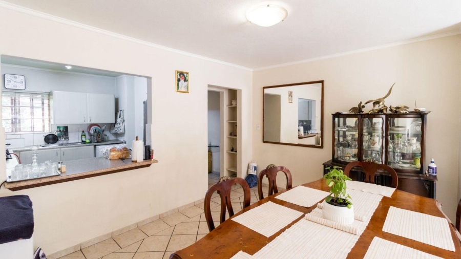 2 Bedroom Property for Sale in Atholl Gauteng