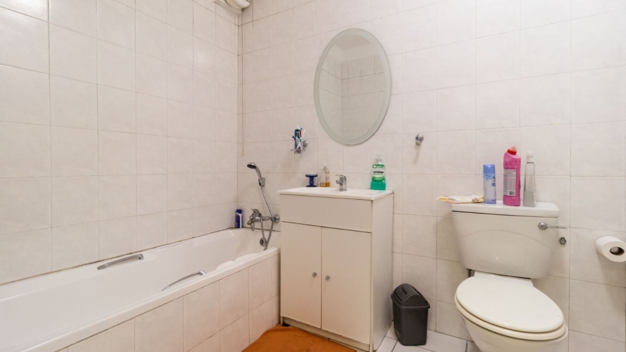 2 Bedroom Property for Sale in Atholl Gauteng