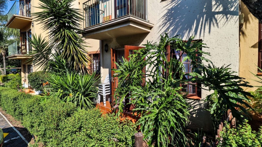 2 Bedroom Property for Sale in Atholl Gauteng