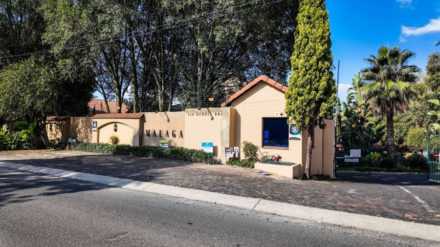 2 Bedroom Property for Sale in Atholl Gauteng