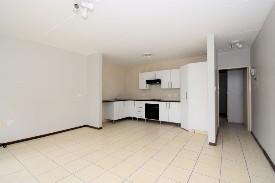 To Let 1 Bedroom Property for Rent in Sonneglans Gauteng