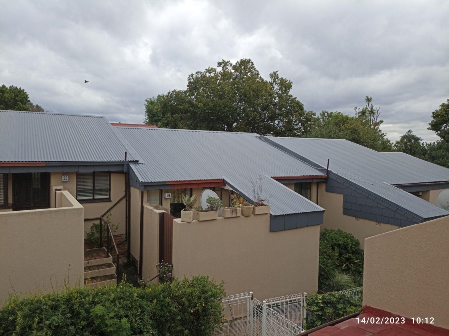 To Let 2 Bedroom Property for Rent in Sonneglans Gauteng
