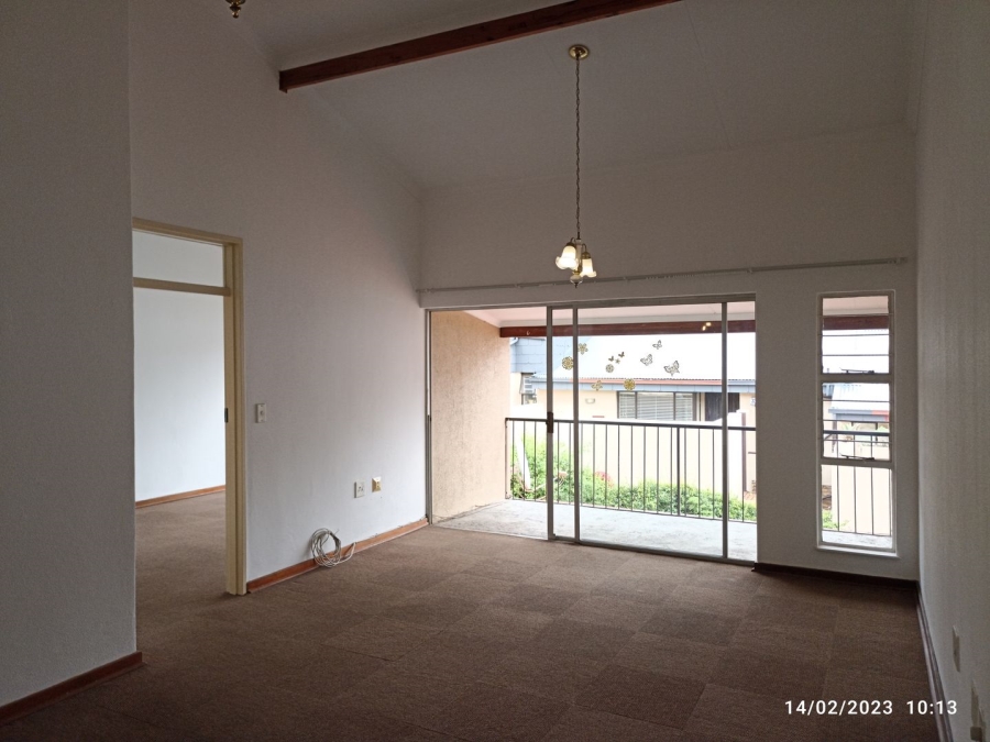 To Let 2 Bedroom Property for Rent in Sonneglans Gauteng