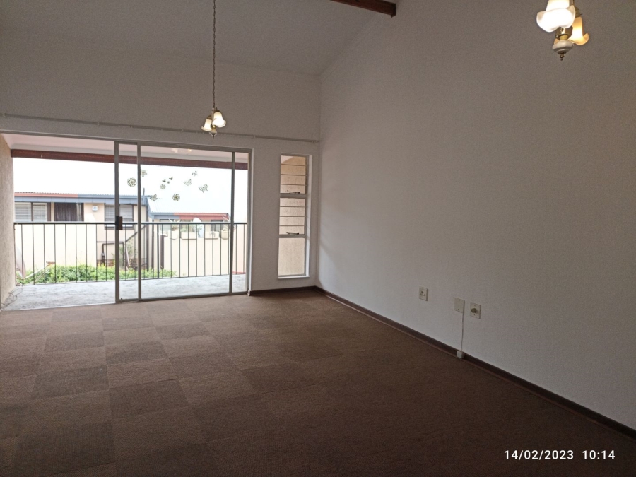 To Let 2 Bedroom Property for Rent in Sonneglans Gauteng