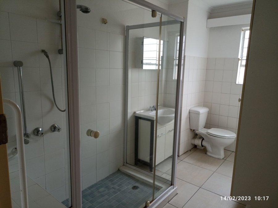 To Let 2 Bedroom Property for Rent in Sonneglans Gauteng