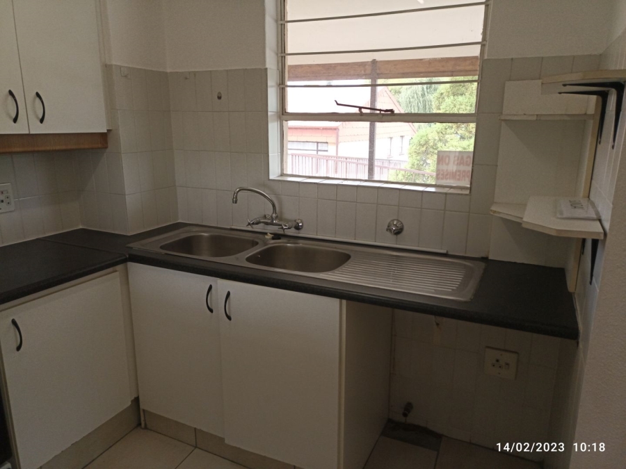 To Let 2 Bedroom Property for Rent in Sonneglans Gauteng