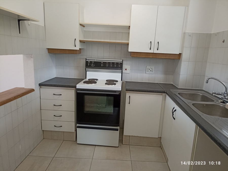 To Let 2 Bedroom Property for Rent in Sonneglans Gauteng