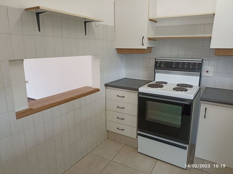 To Let 2 Bedroom Property for Rent in Sonneglans Gauteng