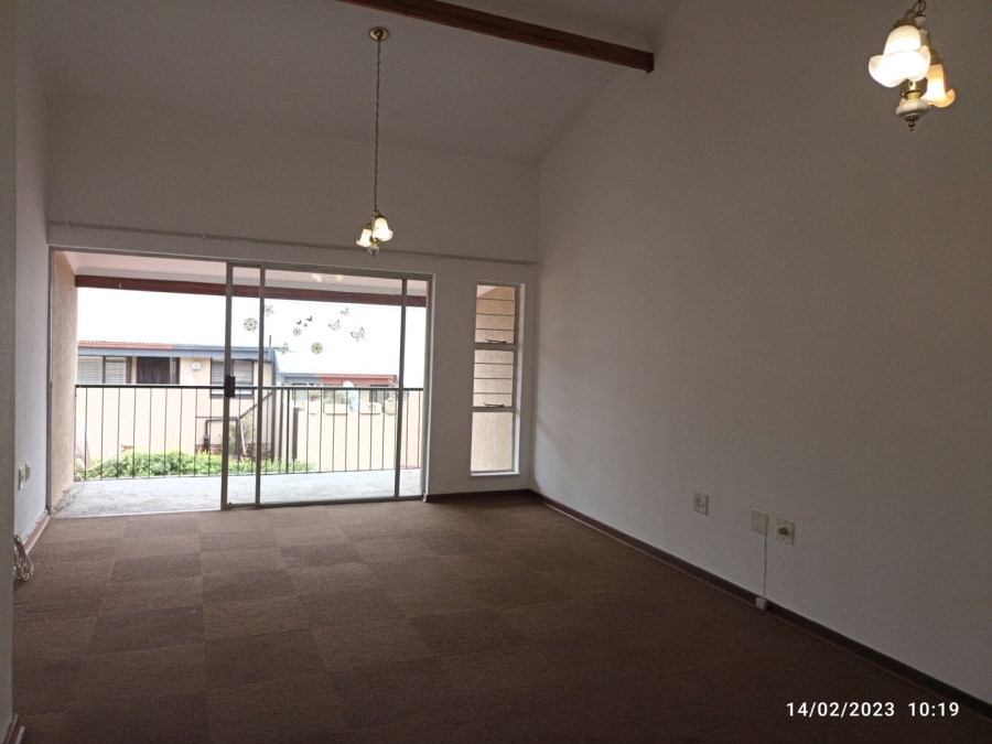To Let 2 Bedroom Property for Rent in Sonneglans Gauteng