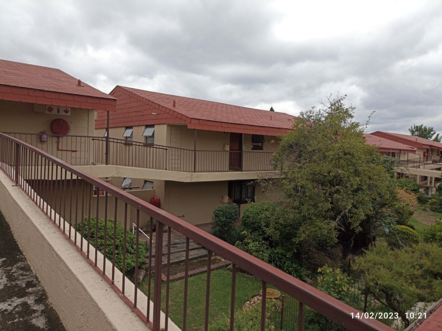 To Let 2 Bedroom Property for Rent in Sonneglans Gauteng