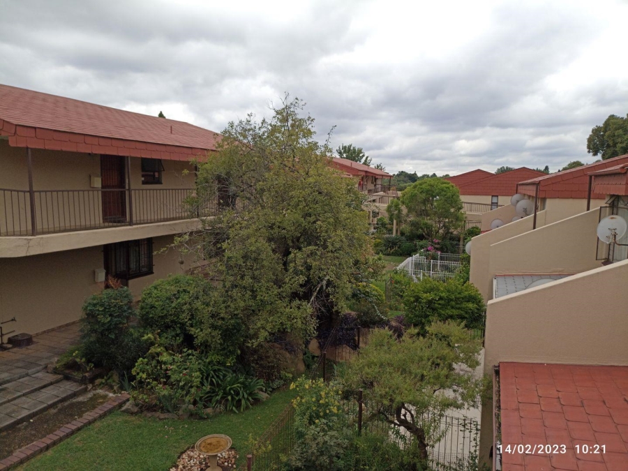 To Let 2 Bedroom Property for Rent in Sonneglans Gauteng