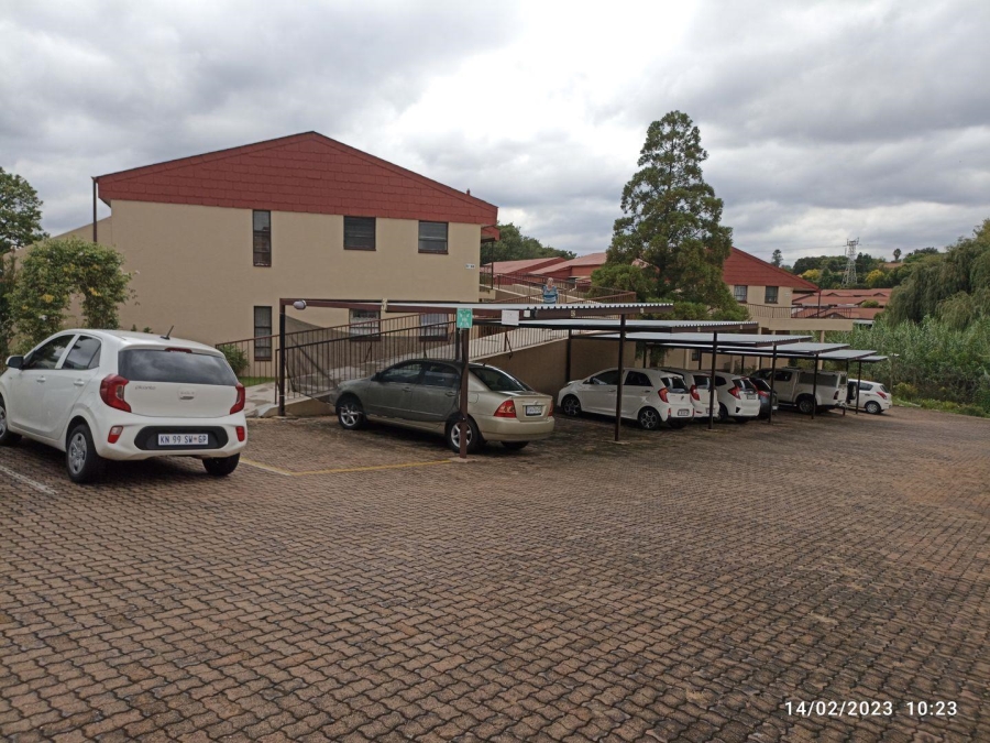 To Let 2 Bedroom Property for Rent in Sonneglans Gauteng
