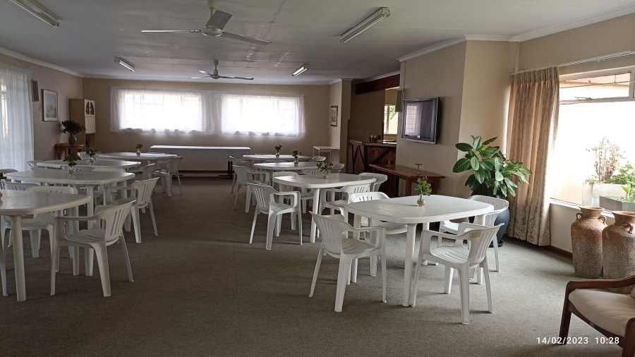 To Let 2 Bedroom Property for Rent in Sonneglans Gauteng