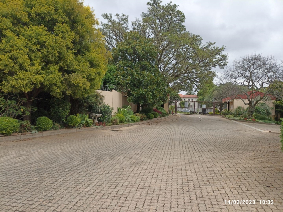 To Let 2 Bedroom Property for Rent in Sonneglans Gauteng