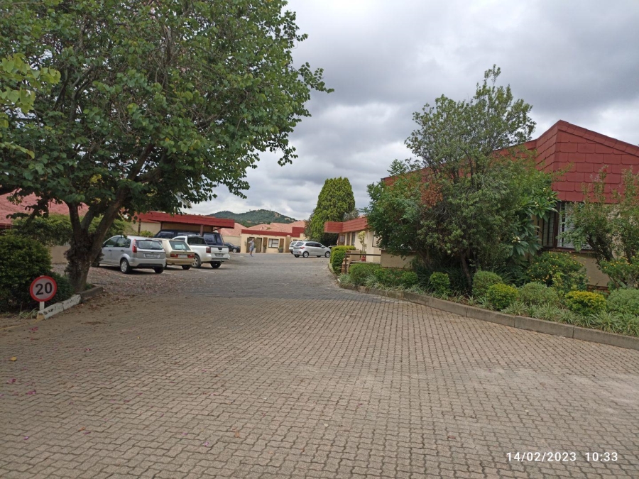To Let 2 Bedroom Property for Rent in Sonneglans Gauteng