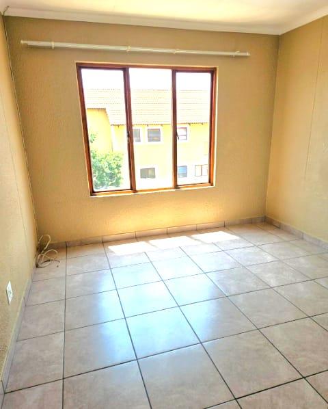 2 Bedroom Property for Sale in Sundowner Gauteng