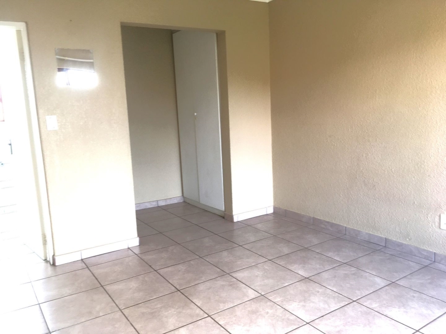 2 Bedroom Property for Sale in Sundowner Gauteng