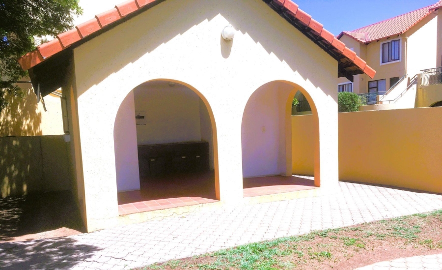 2 Bedroom Property for Sale in Sundowner Gauteng