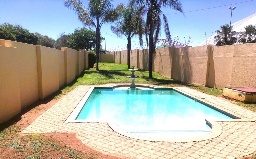 2 Bedroom Property for Sale in Sundowner Gauteng