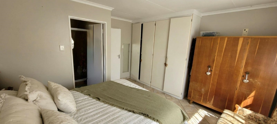 3 Bedroom Property for Sale in Bonaero Park Gauteng